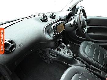 Used smart fortwo 2018 for sale - 78604557: Photo