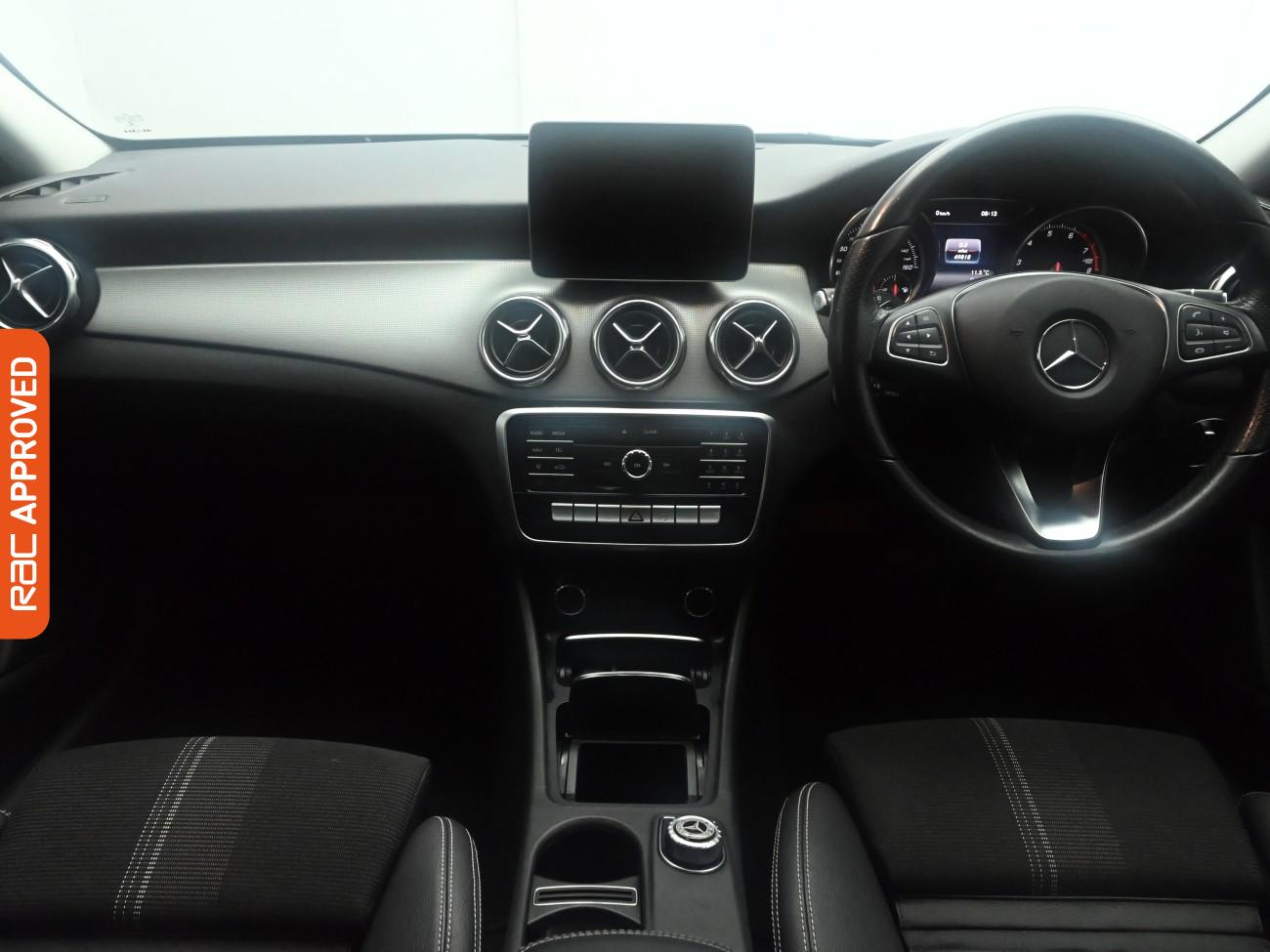 Used Mercedes-Benz GLA 2019 for sale - 76782887: Photo 2