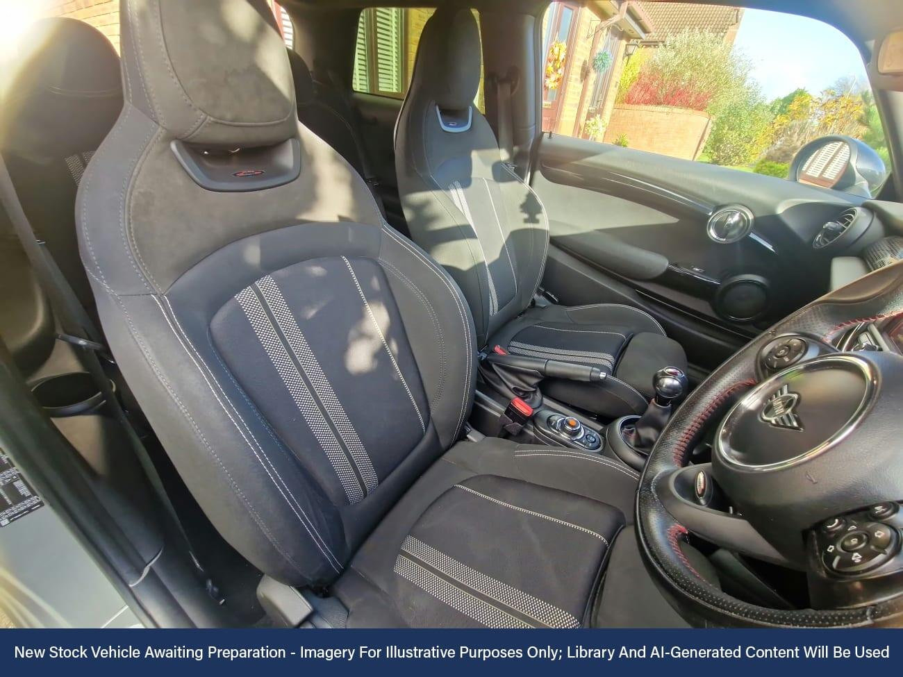 Used MINI Hatch 2019 for sale - 76610866: Photo 3