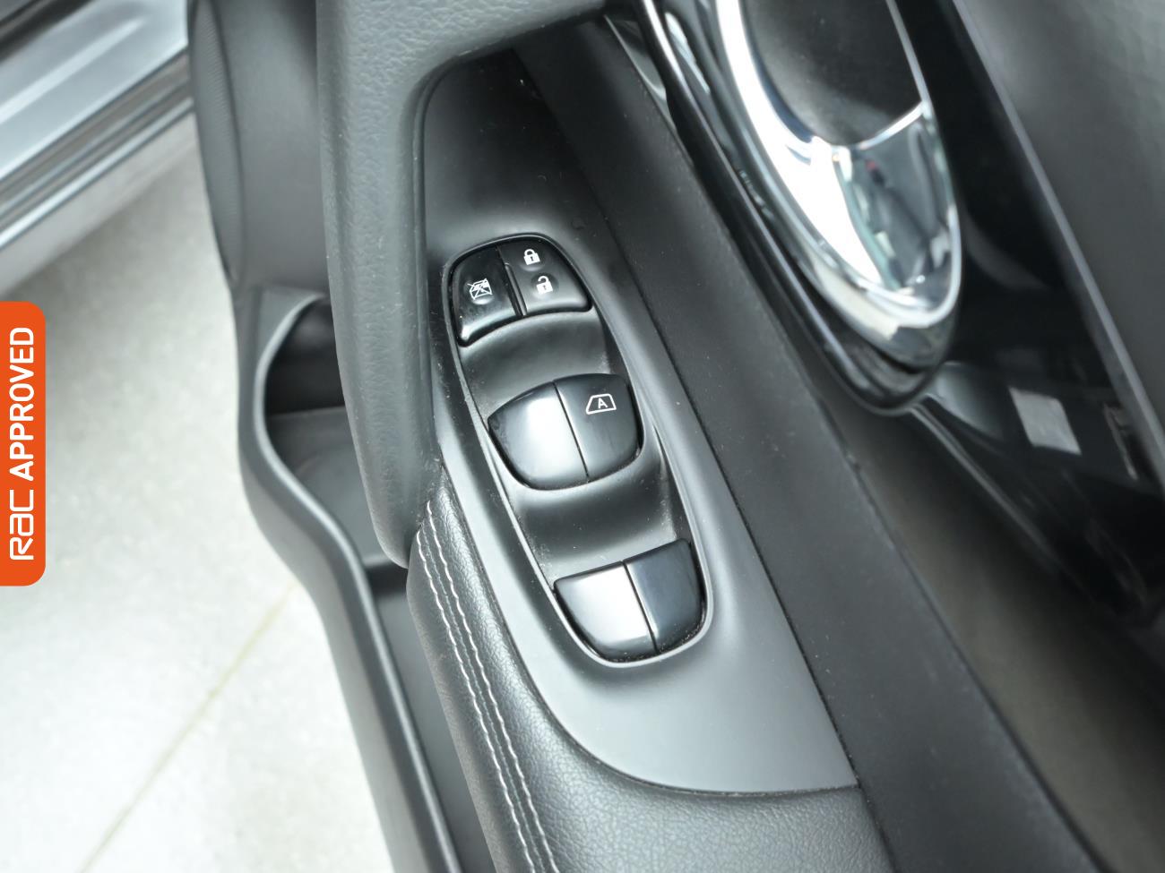 Used Nissan Qashqai 2017 for sale - 77321839: Photo 24