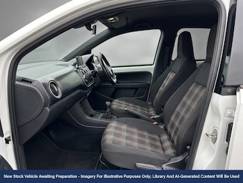 Used Volkswagen Polo 2017 for sale - 78079013: Photo