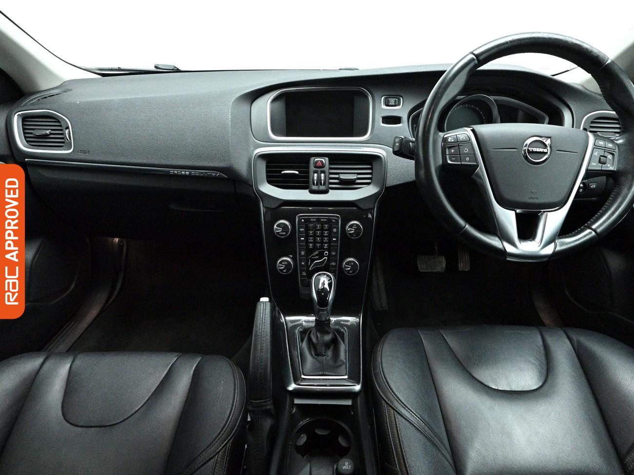 Used Volvo V40 2017 for sale - 78111793: Photo 2