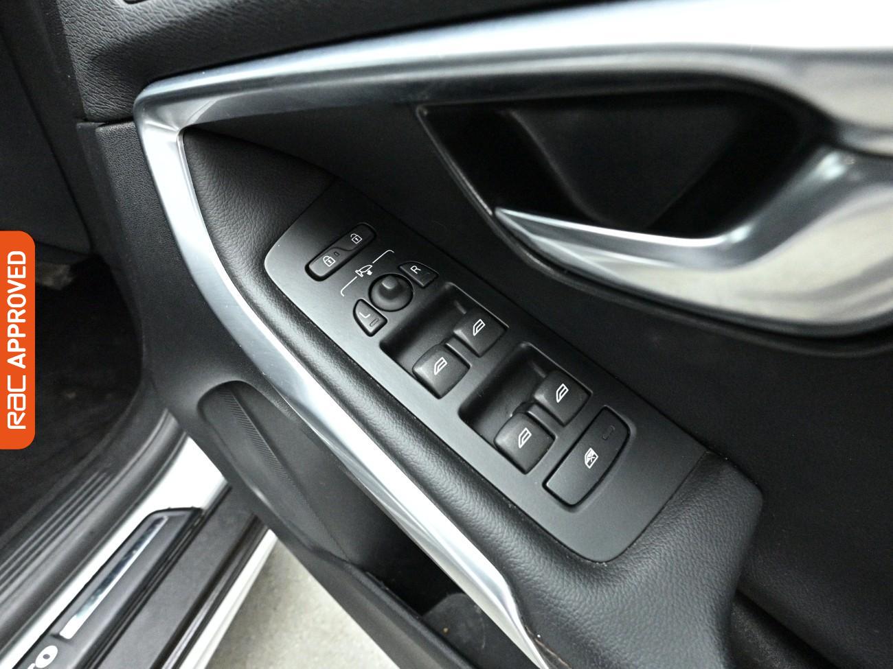 Used Volvo V40 2017 for sale - 78111793: Photo 24