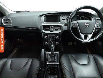 Used Volvo V40 2017 for sale - 78111793: Photo