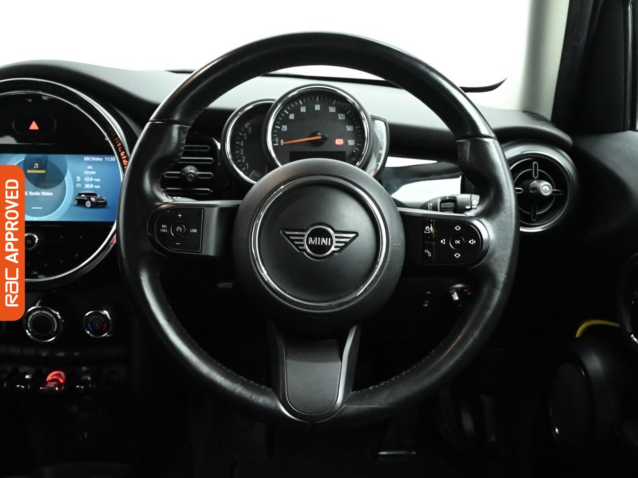 Used MINI Hatch 2021 for sale - 76782979: Photo 9