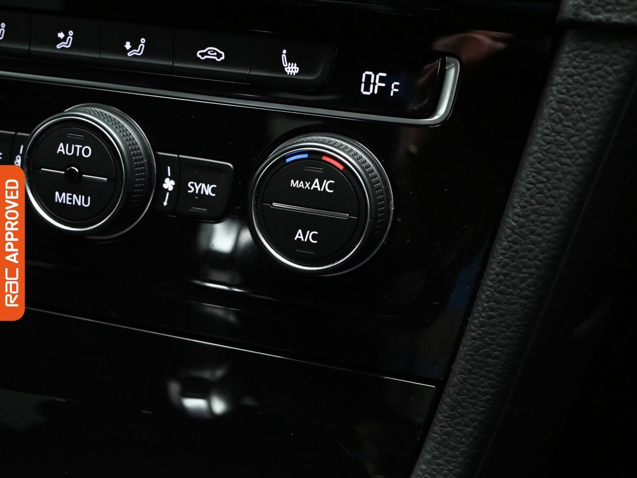 Used Volkswagen Golf 2017 for sale - 77390282: Photo 17