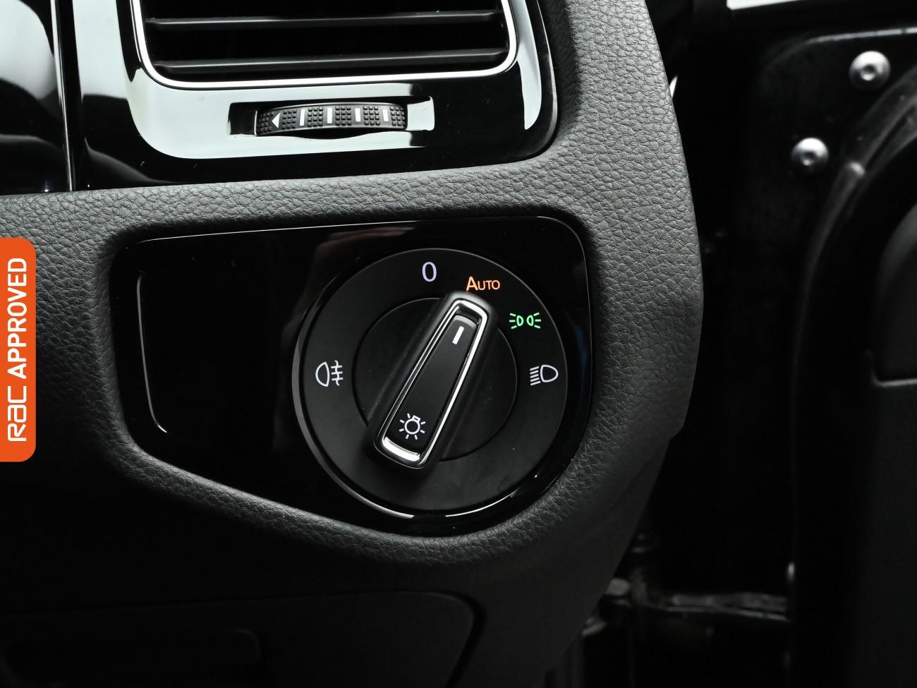 Used Volkswagen Golf 2017 for sale - 77390282: Photo 21