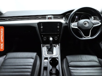 Used Volkswagen Passat 2020 for sale - 75390857: Photo