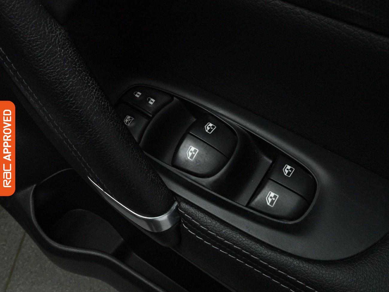 Used Nissan Qashqai 2017 for sale - 78105131: Photo 21