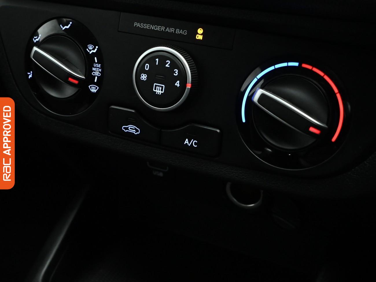 Used Hyundai i10 2023 for sale - 77535435: Photo 15