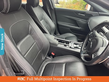Used Jaguar XE 2018 for sale - 75592652: Photo