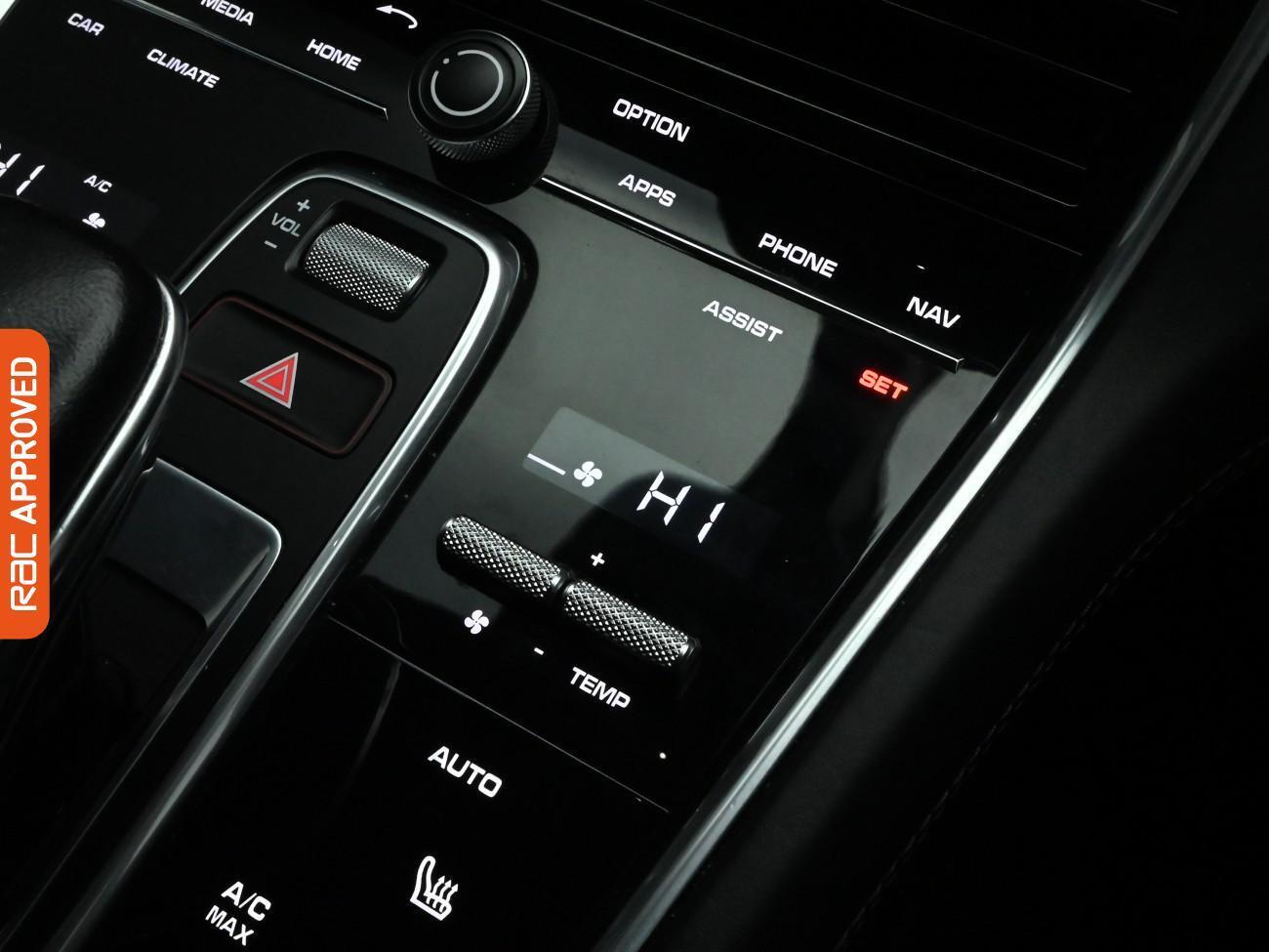 Used Porsche Panamera 2018 for sale - 77951825: Photo 22