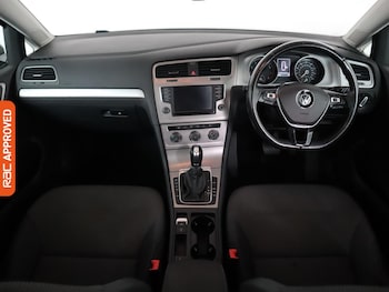 Used Volkswagen Golf 2016 for sale - 77878970: Photo