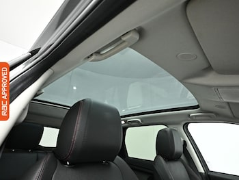 Used Land Rover Discovery Sport 2023 for sale - 79197996: Photo
