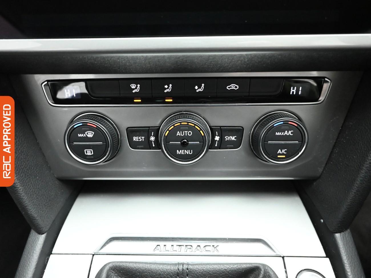 Used Volkswagen Passat 2018 for sale - 76896176: Photo 17