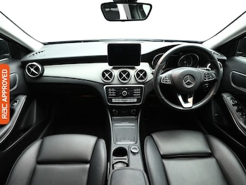 Used Mercedes-Benz GLA 2019 for sale - 77458822: Photo