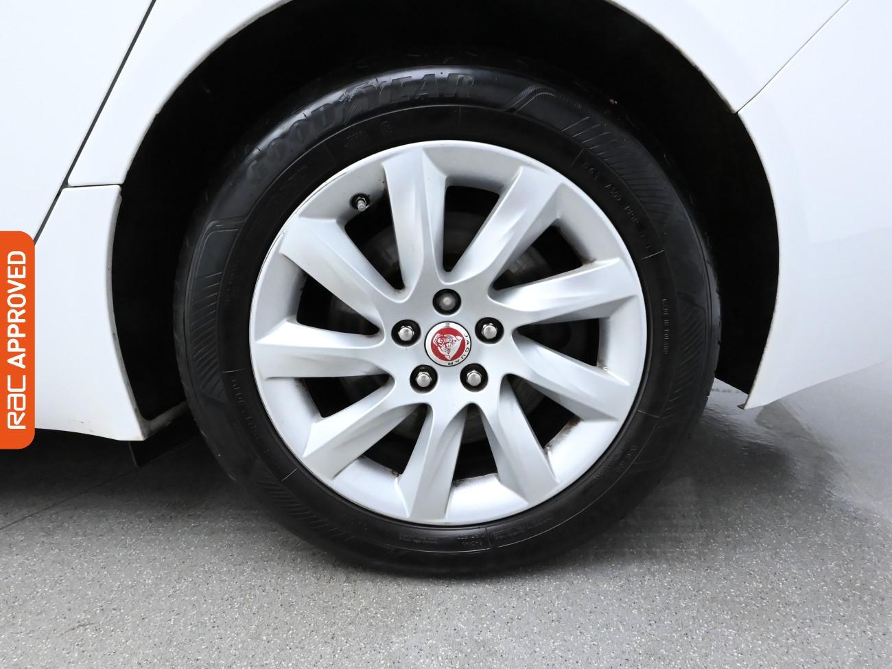 Used Jaguar XF 2017 for sale - 76495264: Photo 14