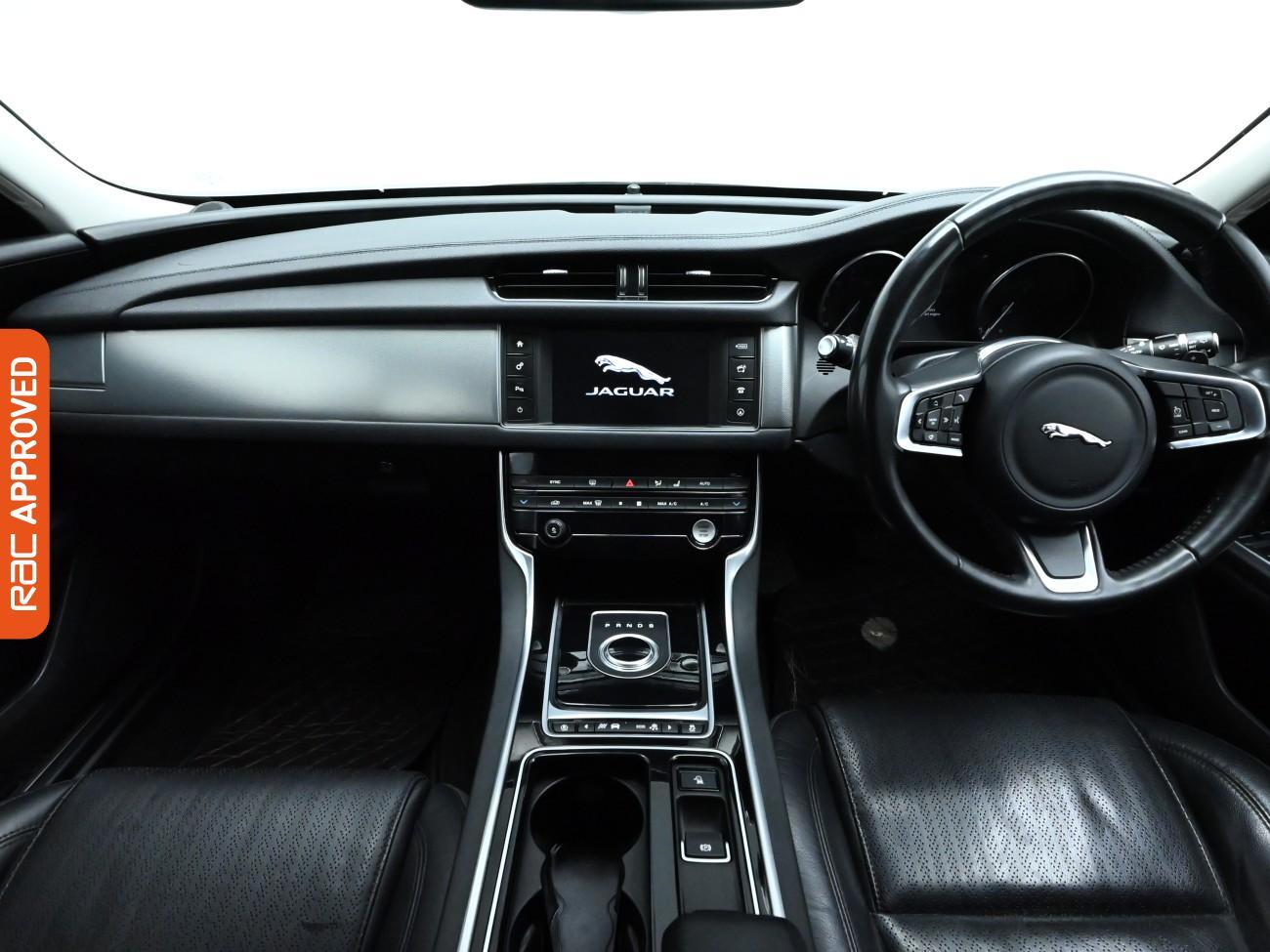 Used Jaguar XF 2017 for sale - 76495264: Photo 2