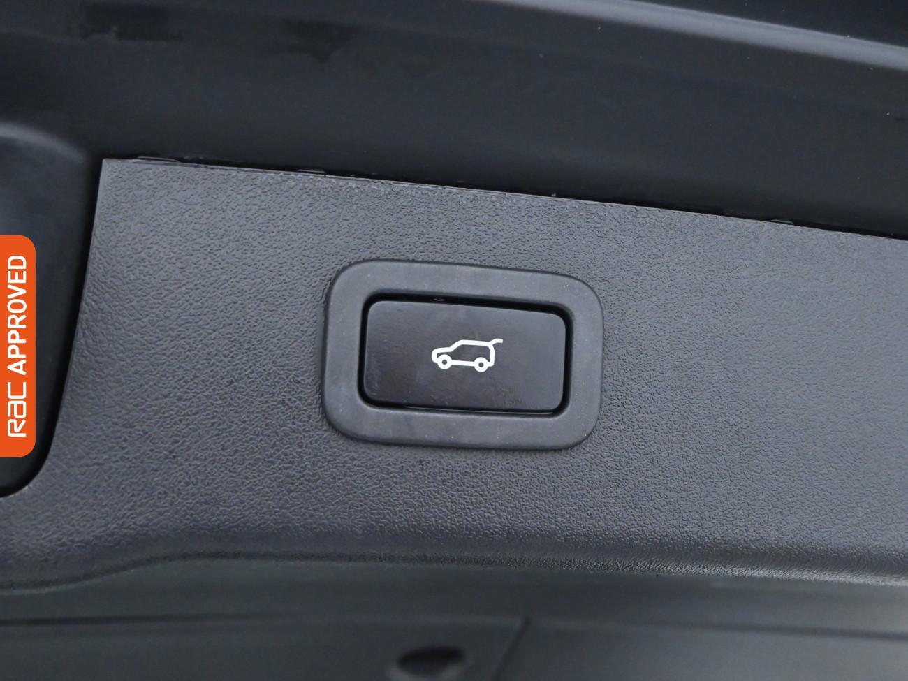 Used Jaguar XF 2017 for sale - 76495264: Photo 28