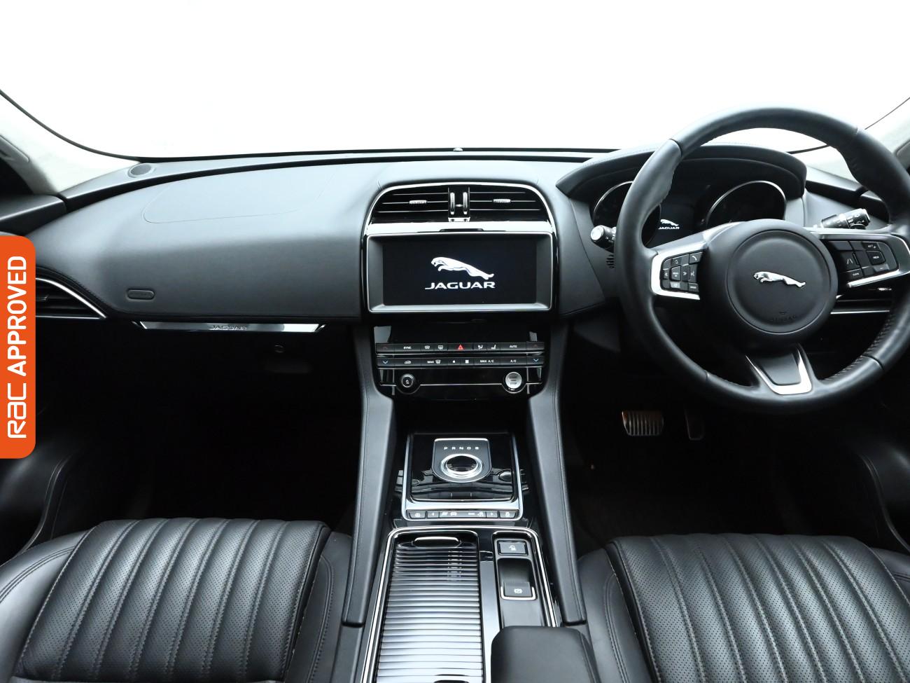 Used Jaguar F-Pace 2018 for sale - 76429186: Photo 2