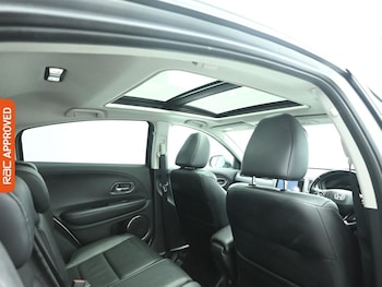 Used Honda HR-V 2017 for sale - 76558097: Photo