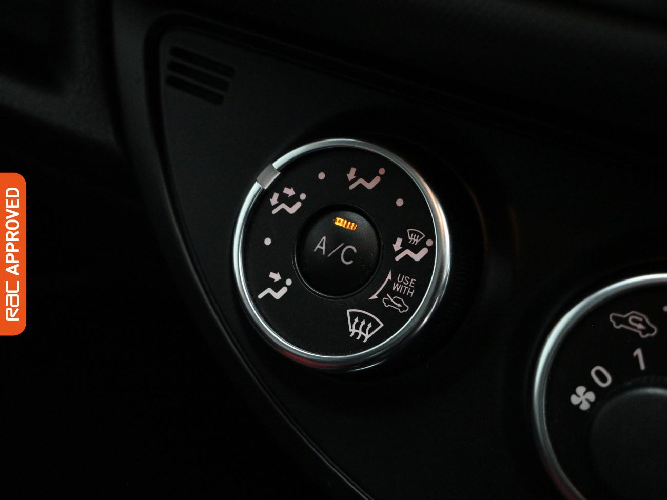 Used Toyota Yaris 2014 for sale - 77901904: Photo 19