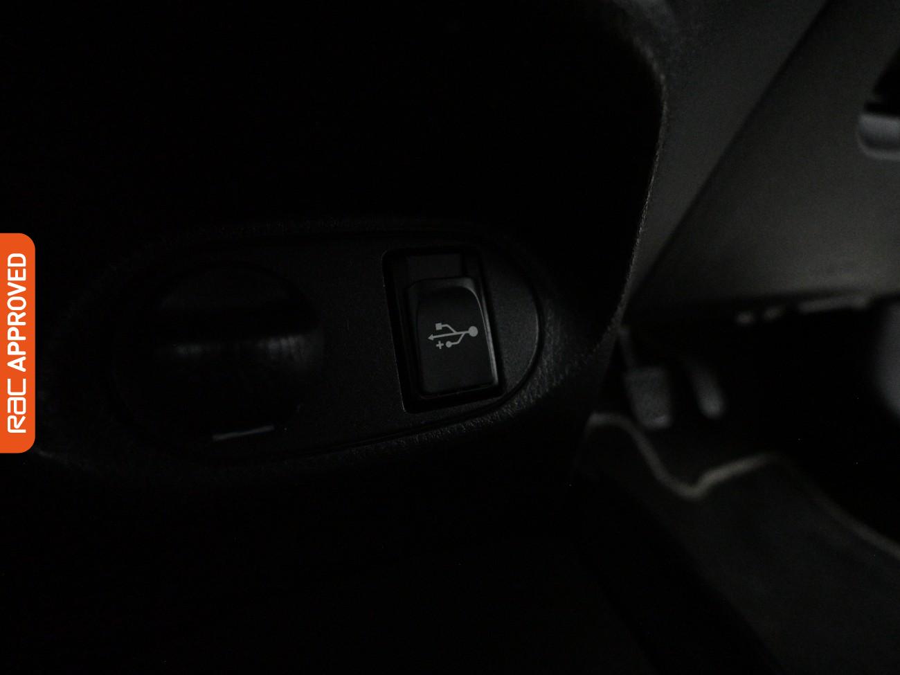 Used Toyota Yaris 2014 for sale - 77901904: Photo 21