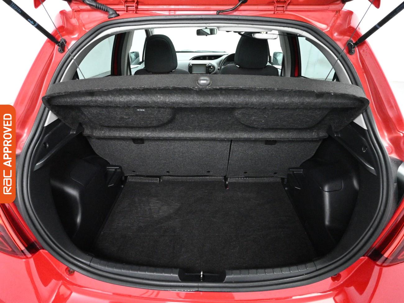 Used Toyota Yaris 2014 for sale - 77901904: Photo 27