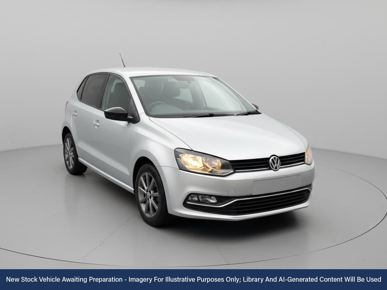 Used Volkswagen Polo 2015 for sale - 76590417: Photo 1