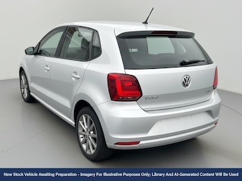 Used Volkswagen Polo 2015 for sale - 76590417: Photo