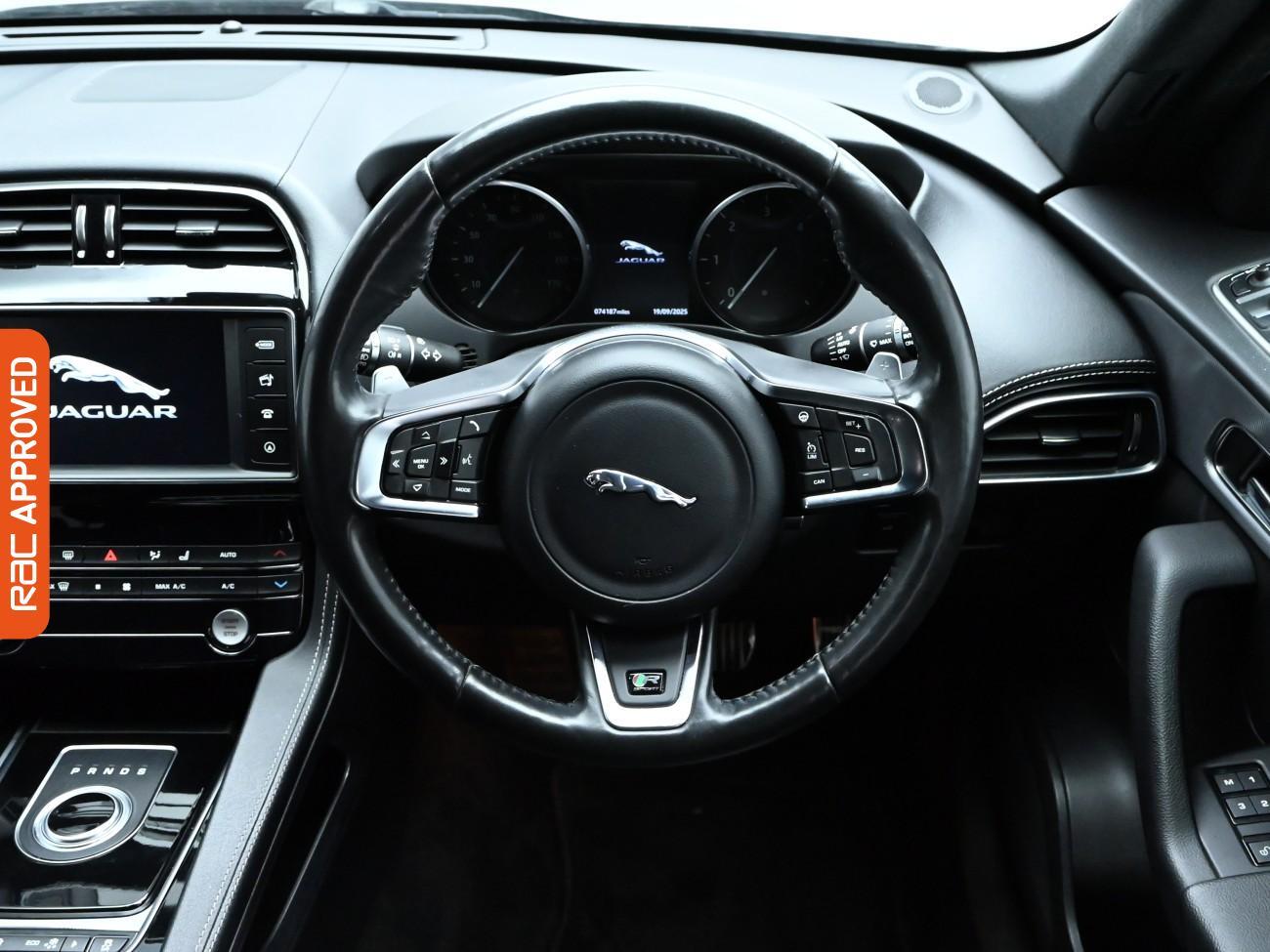 Used Jaguar F-Pace 2017 for sale - 76115240: Photo 9