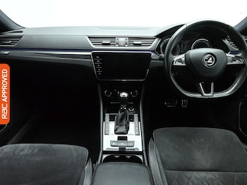 Used Skoda Superb 2018 for sale - 78732647: Photo