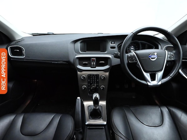 Used Volvo V40 2016 for sale - 76300297: Photo 2