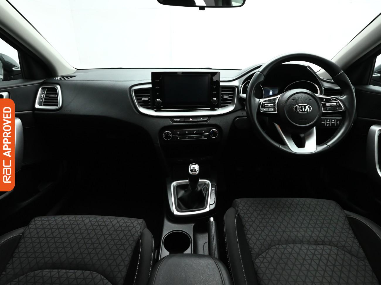 Used Kia Ceed 2021 for sale - 77654321: Photo 2