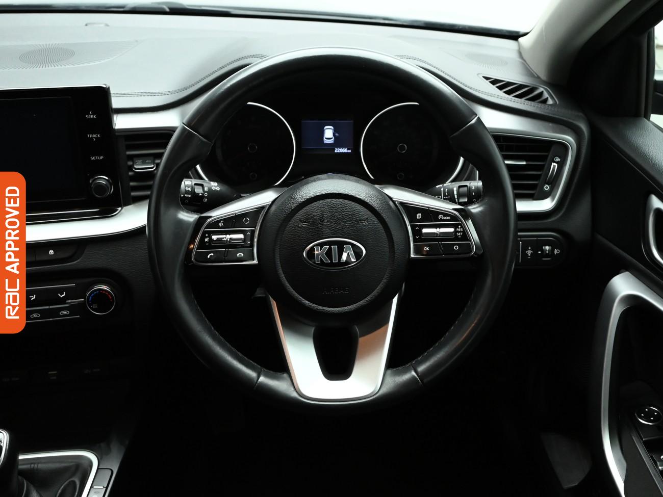 Used Kia Ceed 2021 for sale - 77654321: Photo 9