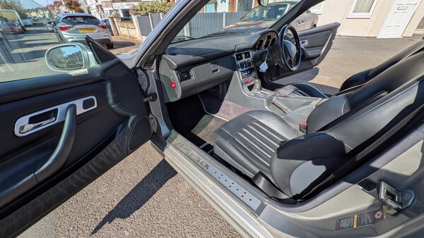 Used Mercedes-Benz SLK 2004 for sale - 73985418: Photo 15