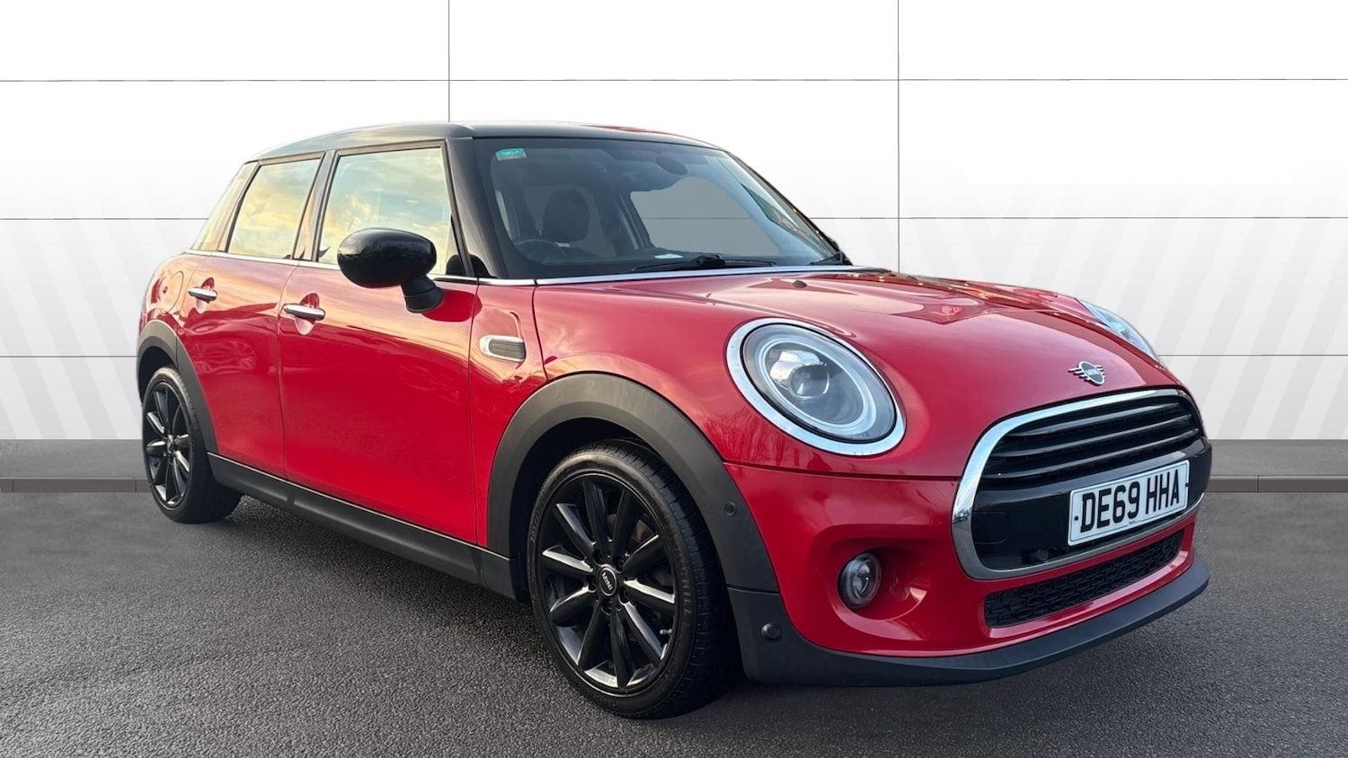 Used MINI Hatch 2019 for sale - 76879242: Photo 1