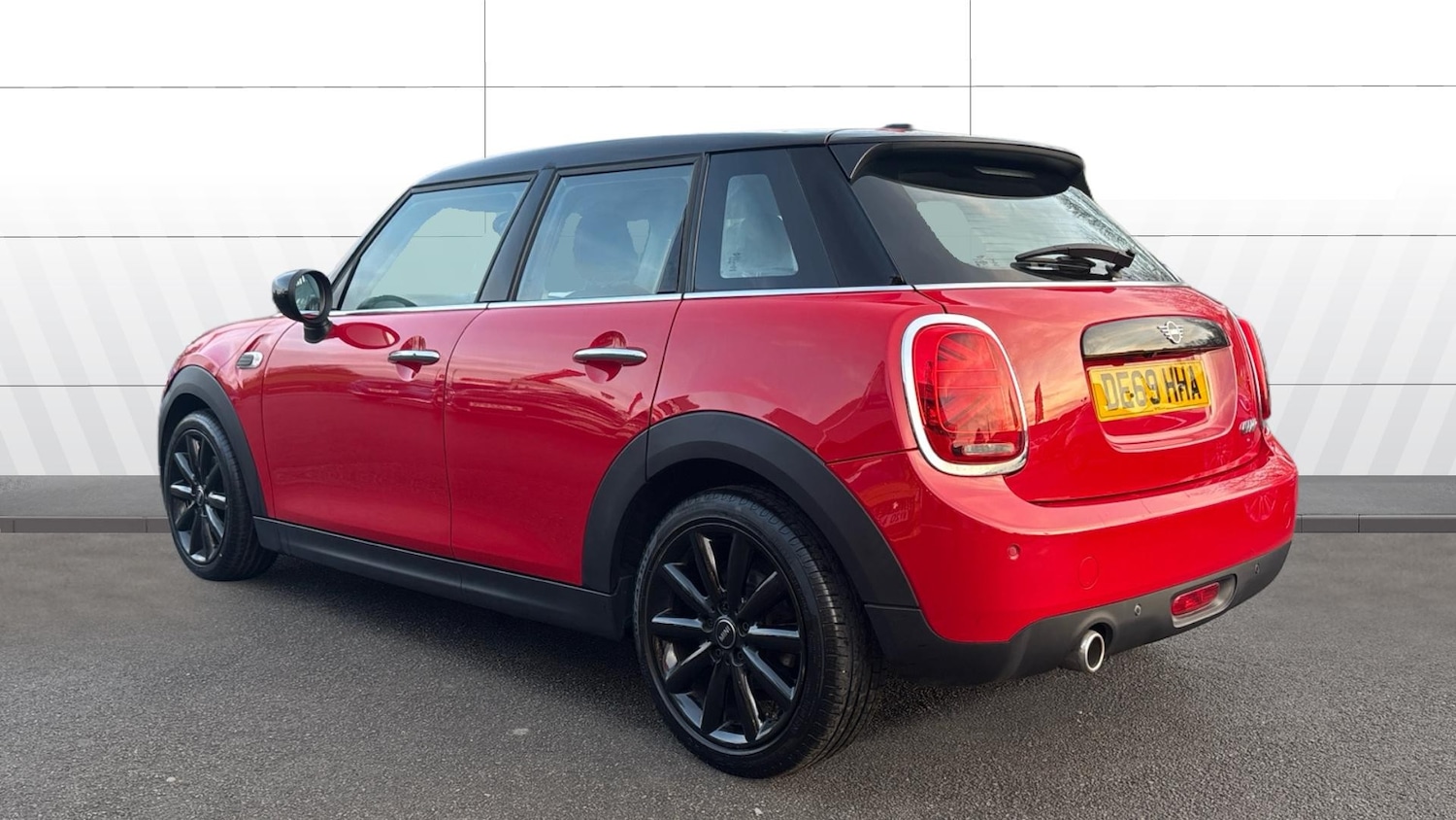 Used MINI Hatch 2019 for sale - 76879242: Photo 2