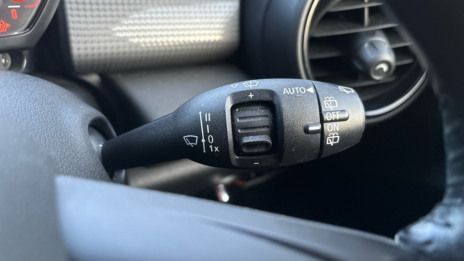 Used MINI Hatch 2019 for sale - 76879242: Photo 24