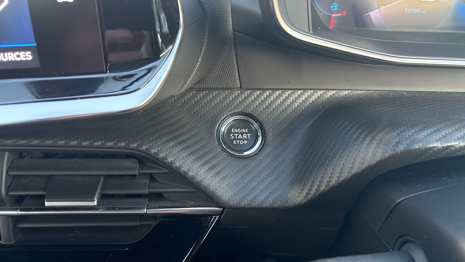 Used Peugeot 208 2023 for sale - 77662431: Photo 24