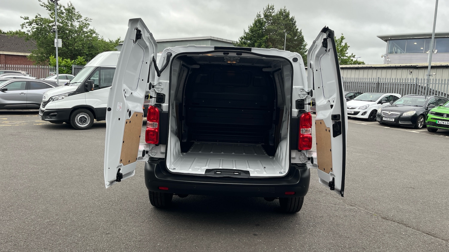 Used Vauxhall Vivaro 2025 for sale - 76461213: Photo 4