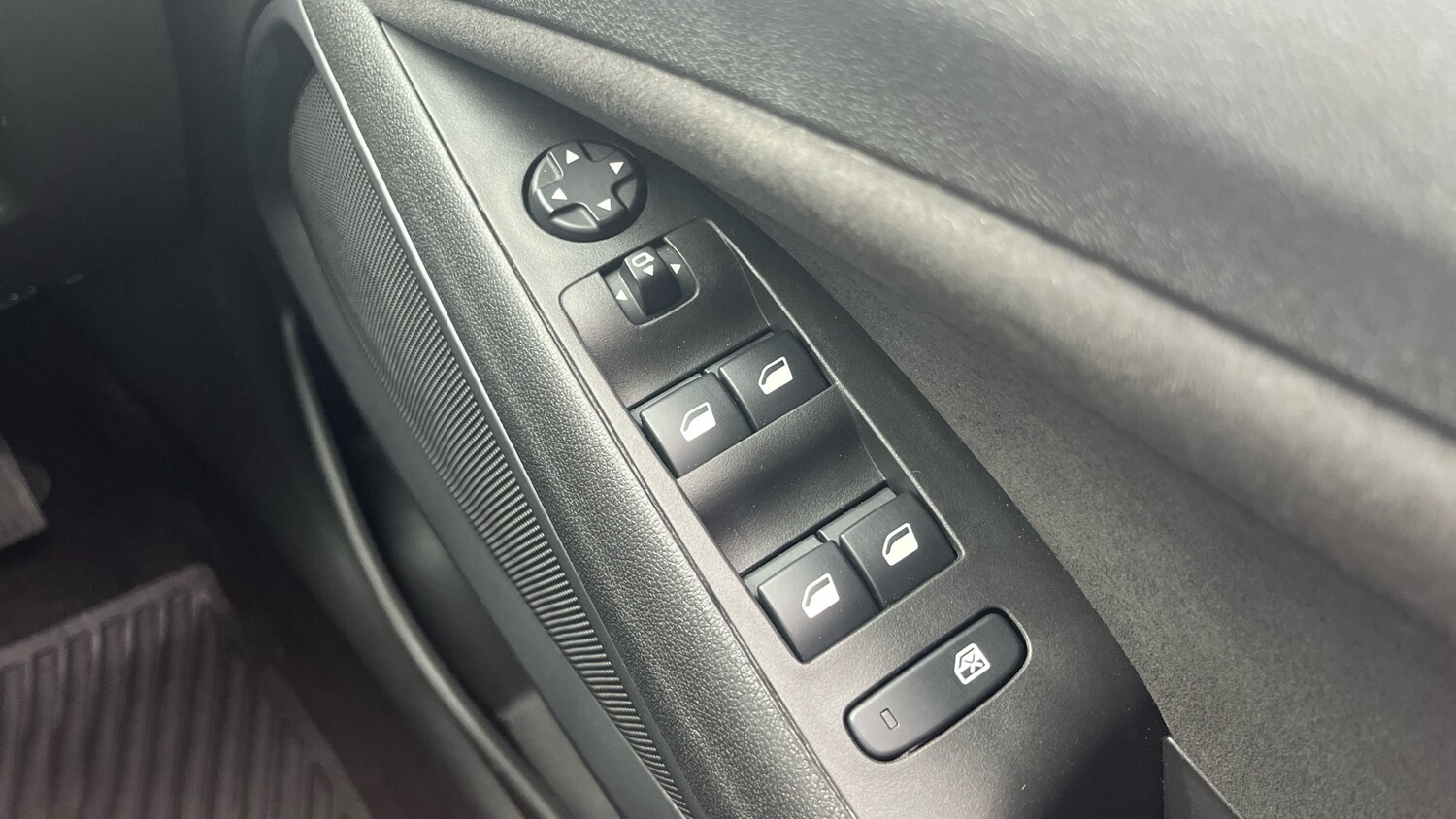 Used Vauxhall Crossland 2022 for sale - 76383085: Photo 23