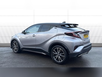 Used Toyota C-HR 2018 for sale - 77367508: Photo