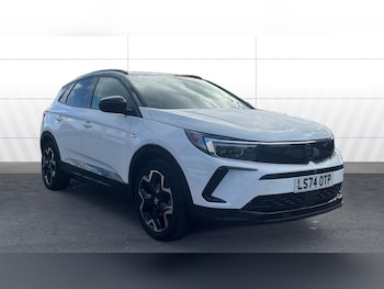 2024 (74) - 1.2 Hybrid [136] Ultimate 5dr e-DCT6 Petrol Hatchback