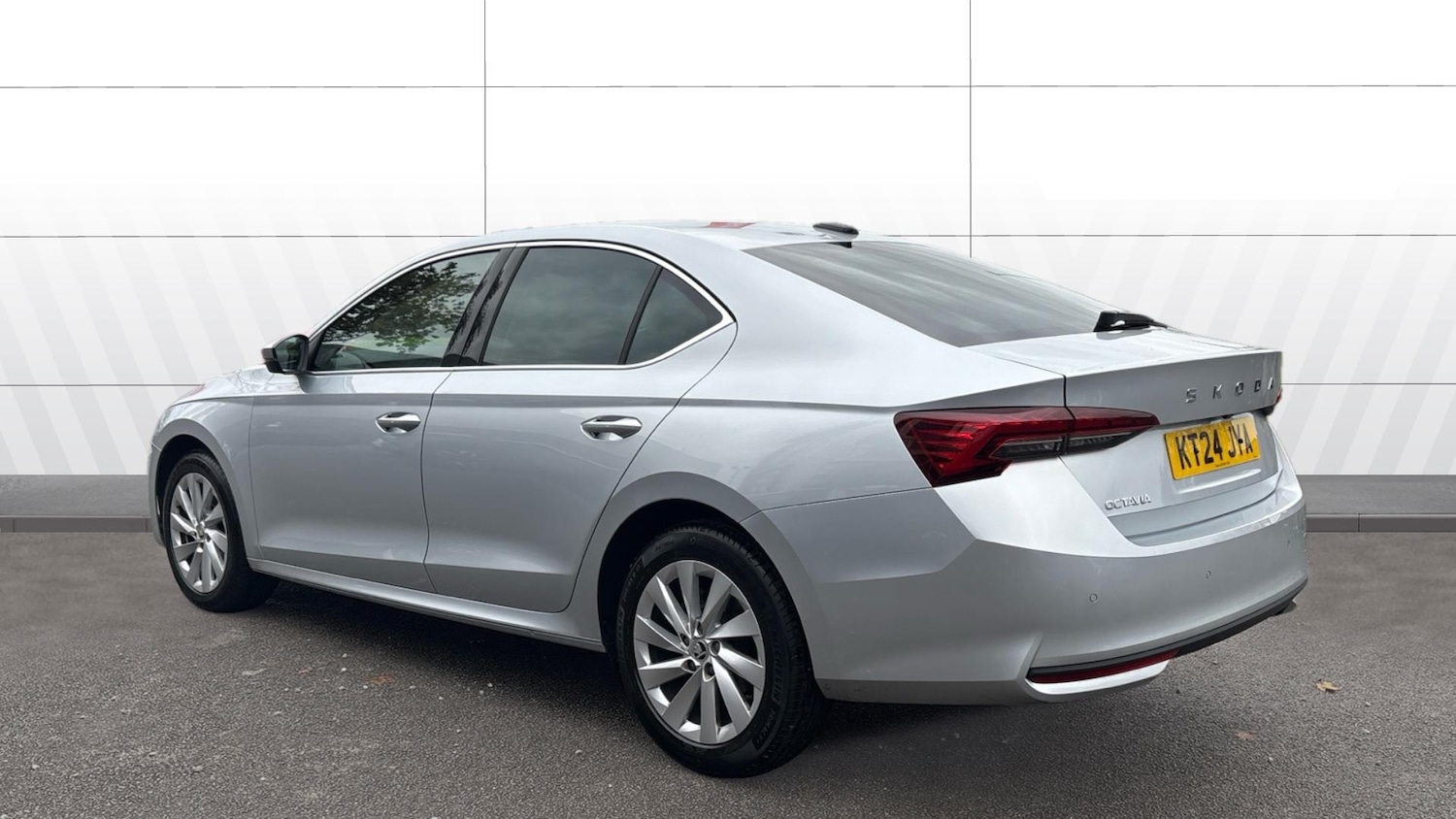 Used Skoda Octavia 2024 for sale - 76640828: Photo 2