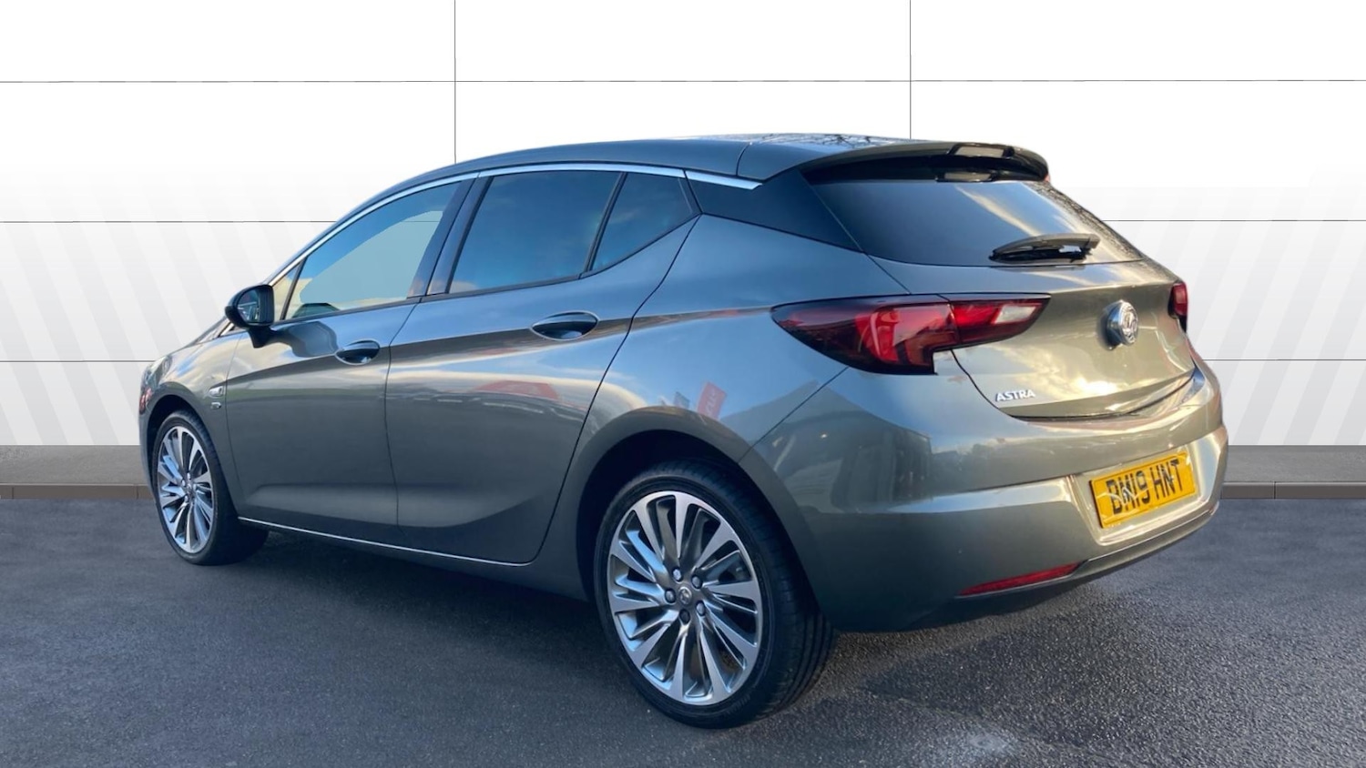 Used Vauxhall Astra 2019 for sale - 77011868: Photo 2