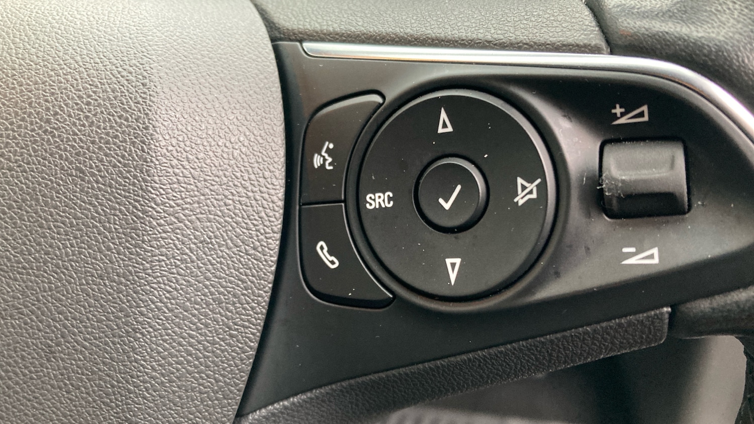 Used Vauxhall Crossland 2022 for sale - 76722727: Photo 30