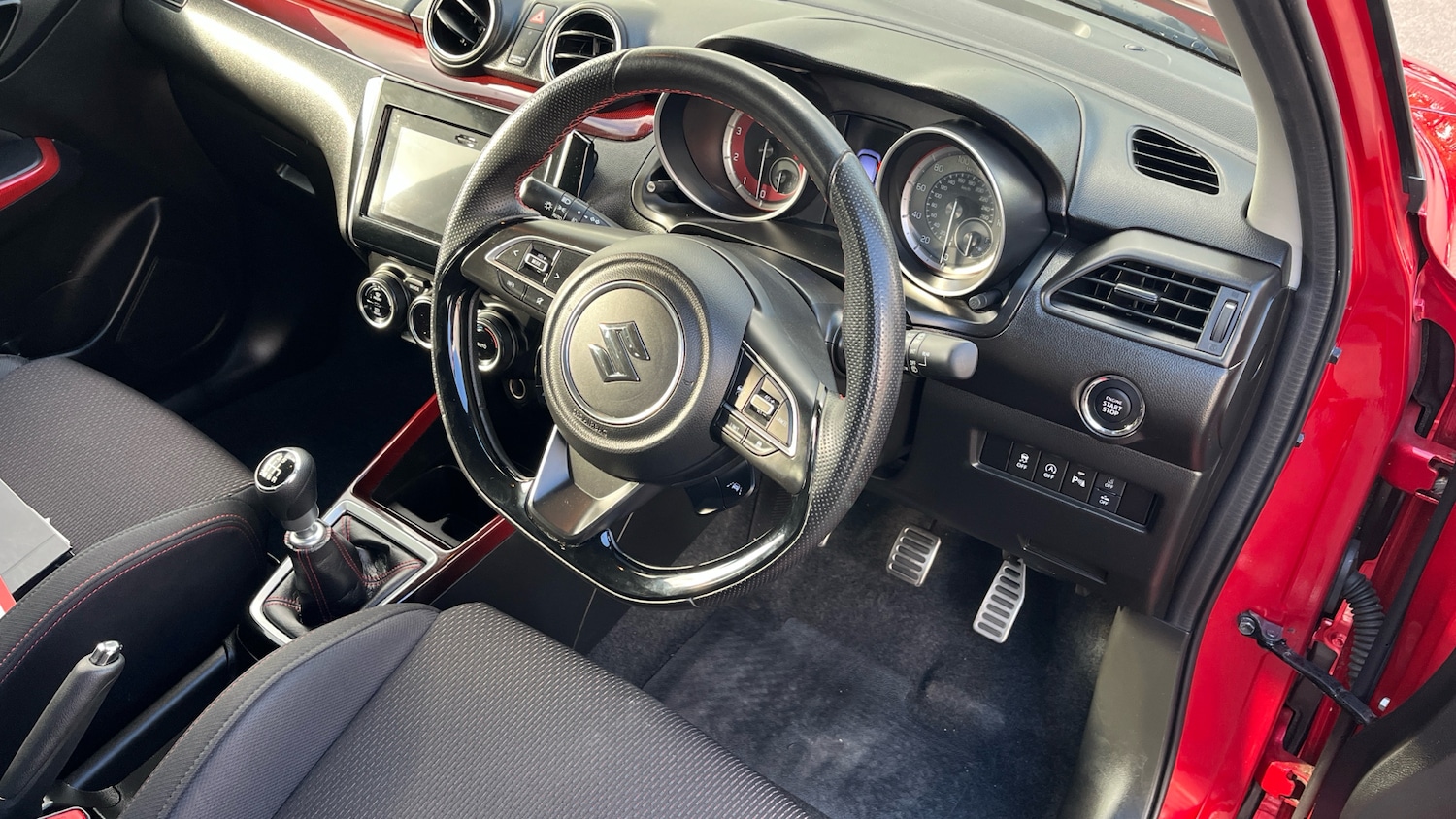 Used Suzuki Swift 2021 for sale - 76384904: Photo 11