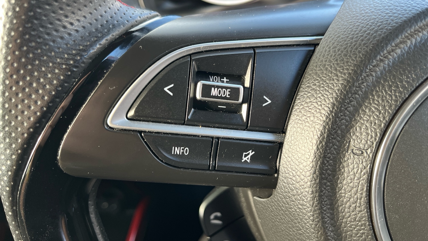 Used Suzuki Swift 2021 for sale - 76384904: Photo 30