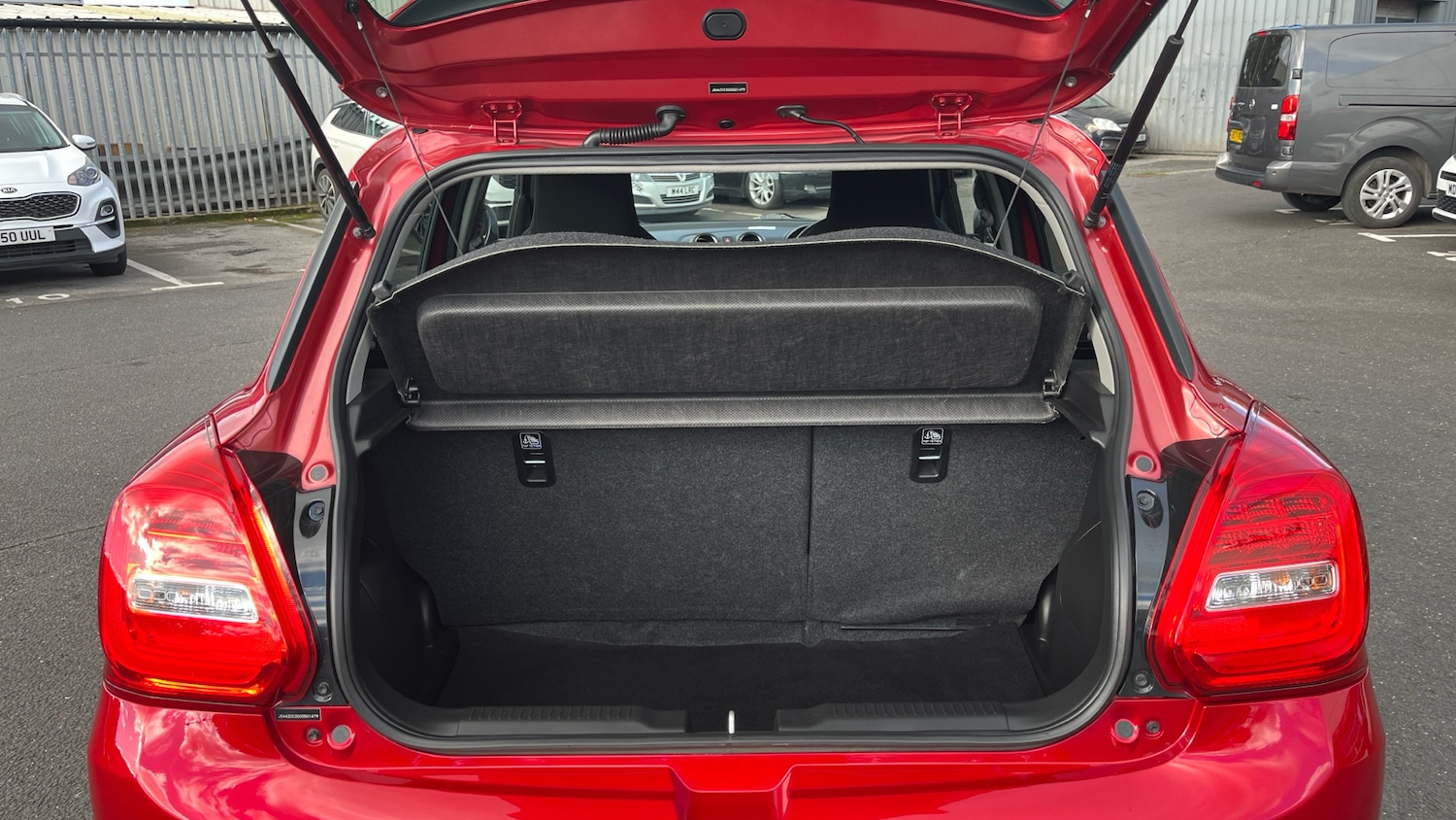 Used Suzuki Swift 2021 for sale - 76384904: Photo 4